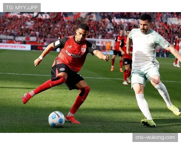 官方：沃尔夫斯堡与德国国脚中场阿诺德续约至2028年